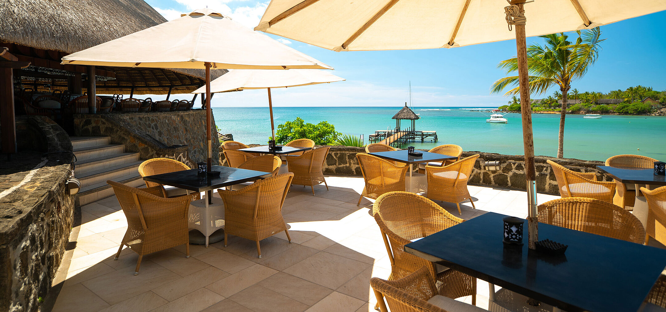 Quarter Deck Bar | Maritim Hotel Mauritius