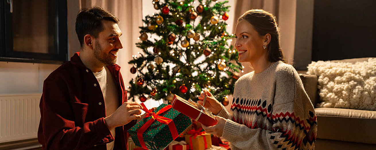 Weihnachten zu zweit: Romantische Feiertage voller Liebe und Entspannung