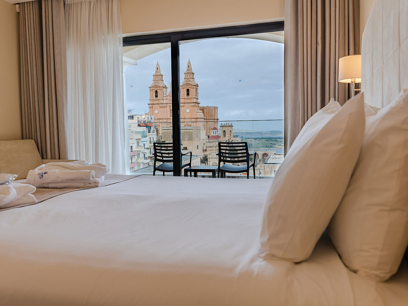 Deluxe Familiensuite Deluxe Familiensuite | Maritim Antonine Hotel & Spa Malta