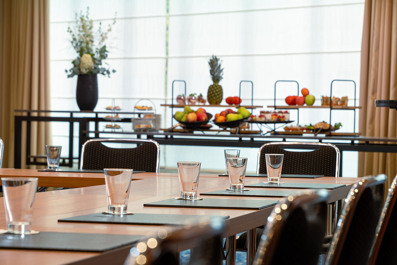 Tagungscatering mit frischem Obst und Snacks im Maritim Hotel Düsseldorf