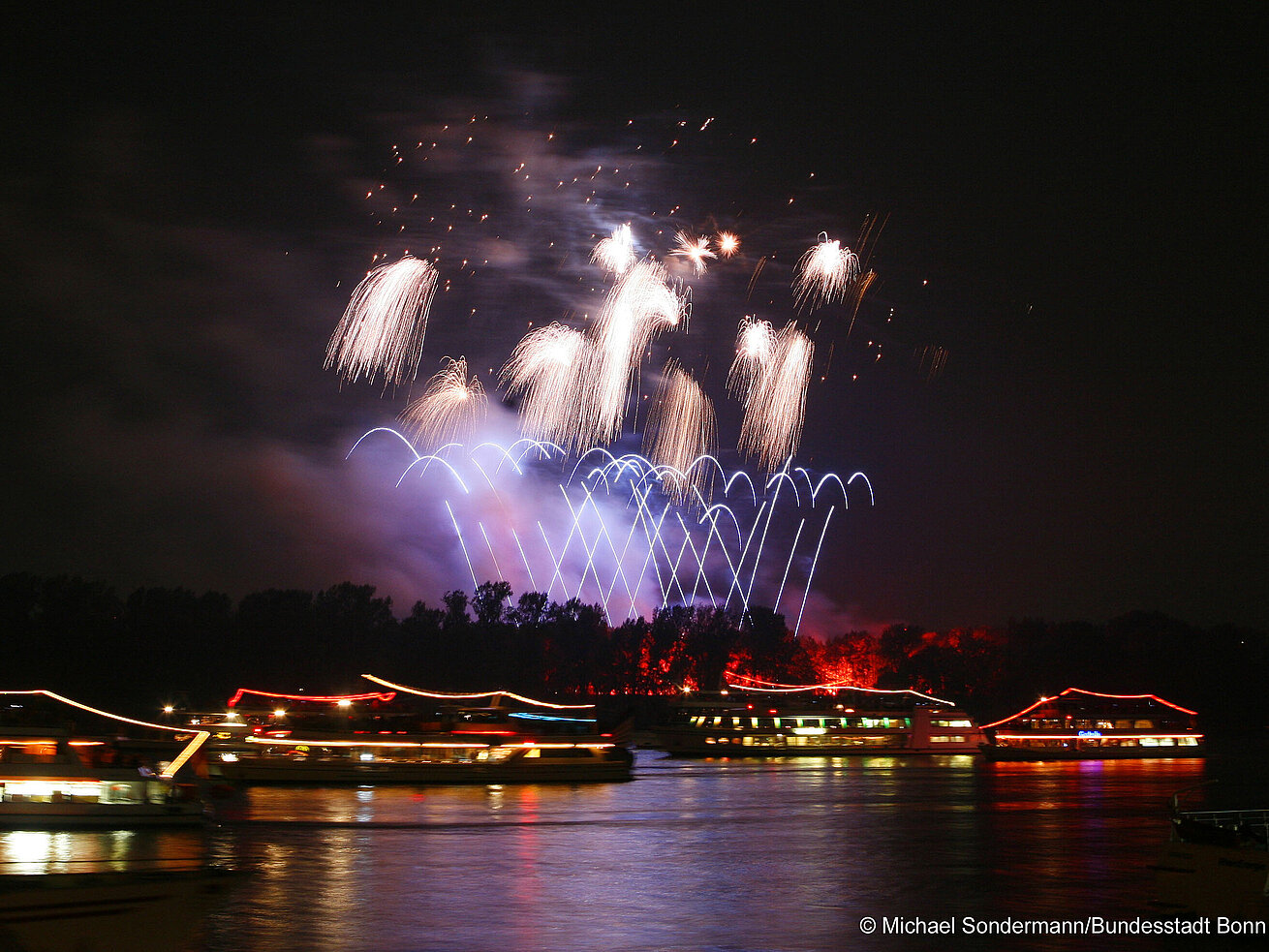 Rhein in Flammen