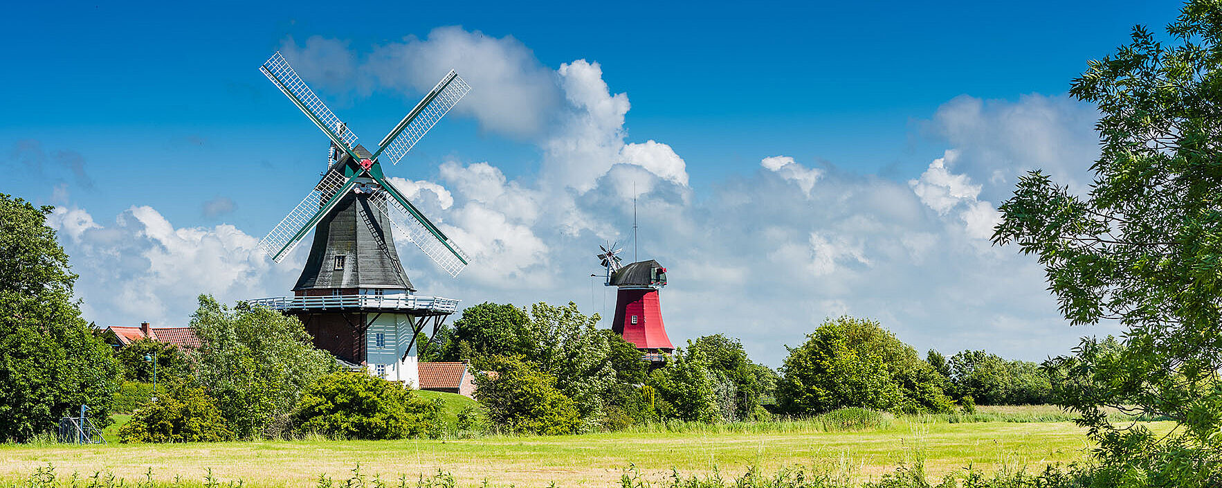Greetsieler Zwillingsmühlen in Ostfriesland