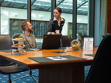 Boardroom Luxor Heller Meetingraum mit persönlichem Service im Maritim Hotel Düsseldorf