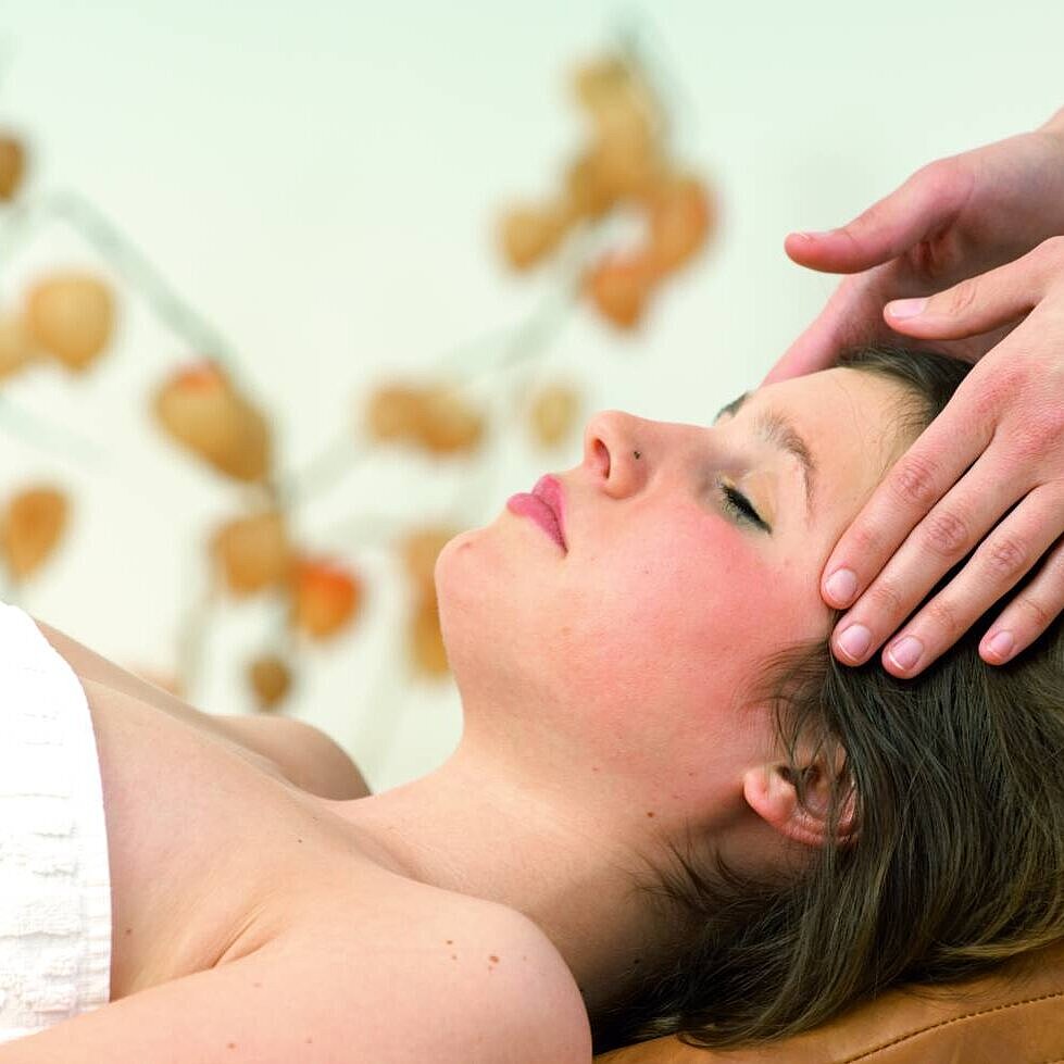 Gesichtsbehandlung Gesichtsbehandlung