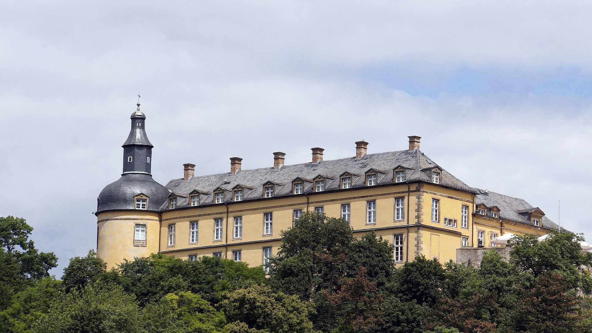 Schloss Friedrichstein in Bad Wildungen mit barocker Architektur und Blick über die Landschaft