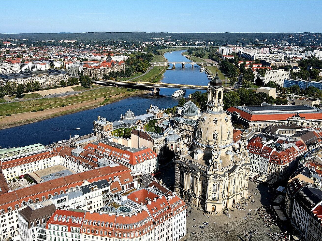 Dresdner Altstadt Blick über die Dresdner Altstadt mit historischen Gebäuden und der Elbe