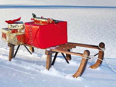 Schlitten mit Geschenken