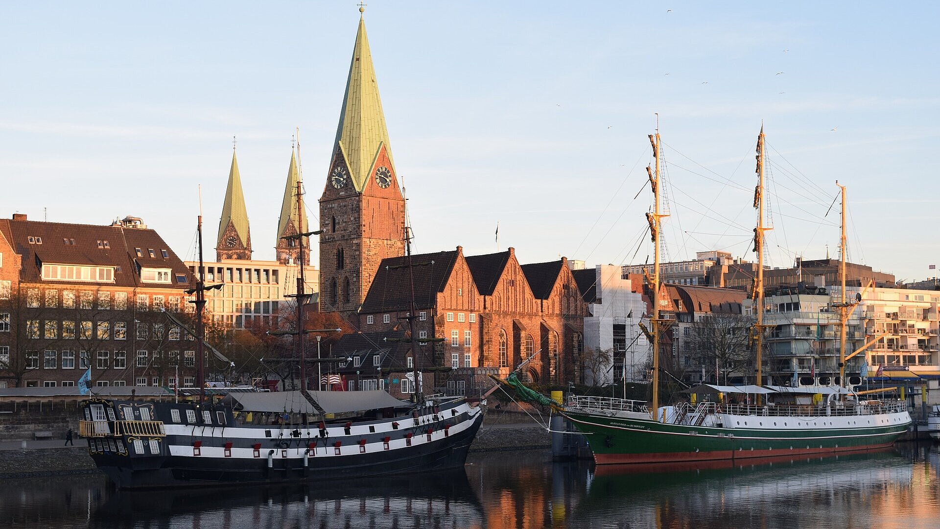 Weserpromenade in Bremen Weserpromenade in Bremen