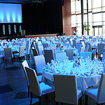 Großer Saal Bankett runde Tische | Maritim Hotel & Internationales Congress Center Dresden