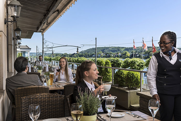 Restaurant "Rheinterrassen" mit Sommerterrasse | Maritim Hotel Königswinter