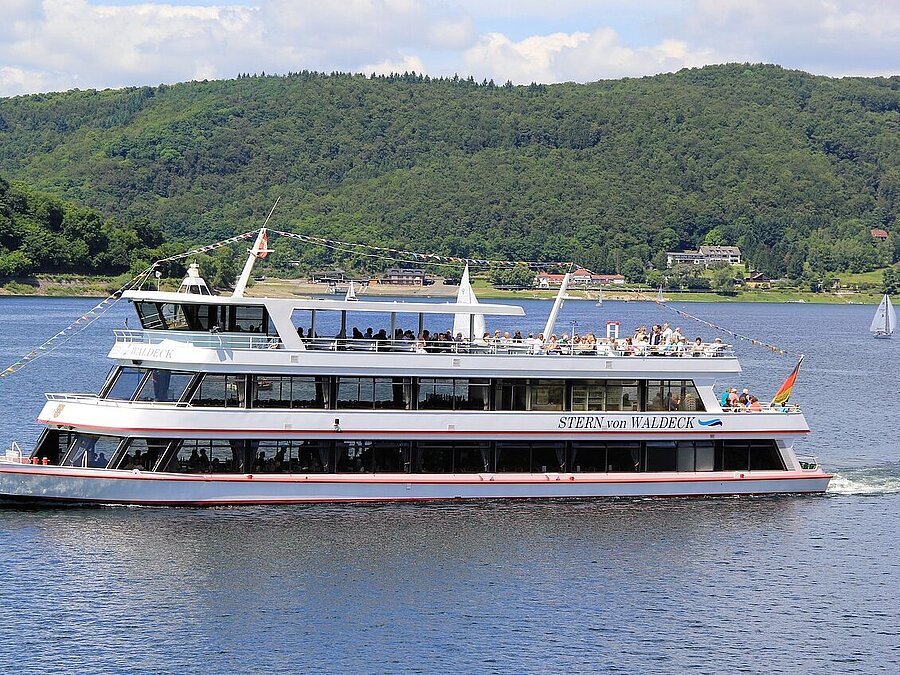 Schiff auf dem Edersee