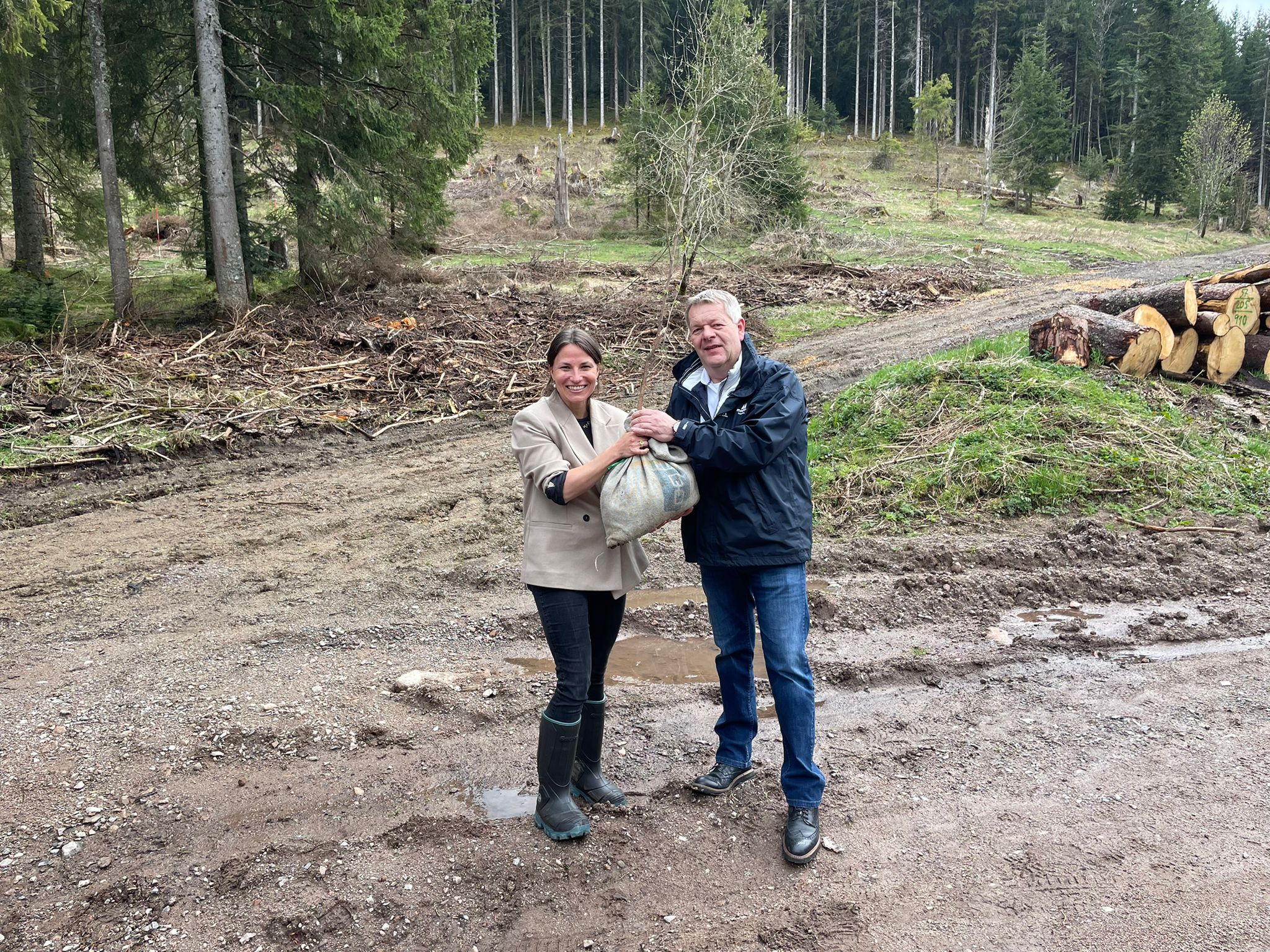 Bürgermeisterin von Titisee, Meike Folkerts, und Hoteldirektor, Aldo Rosso